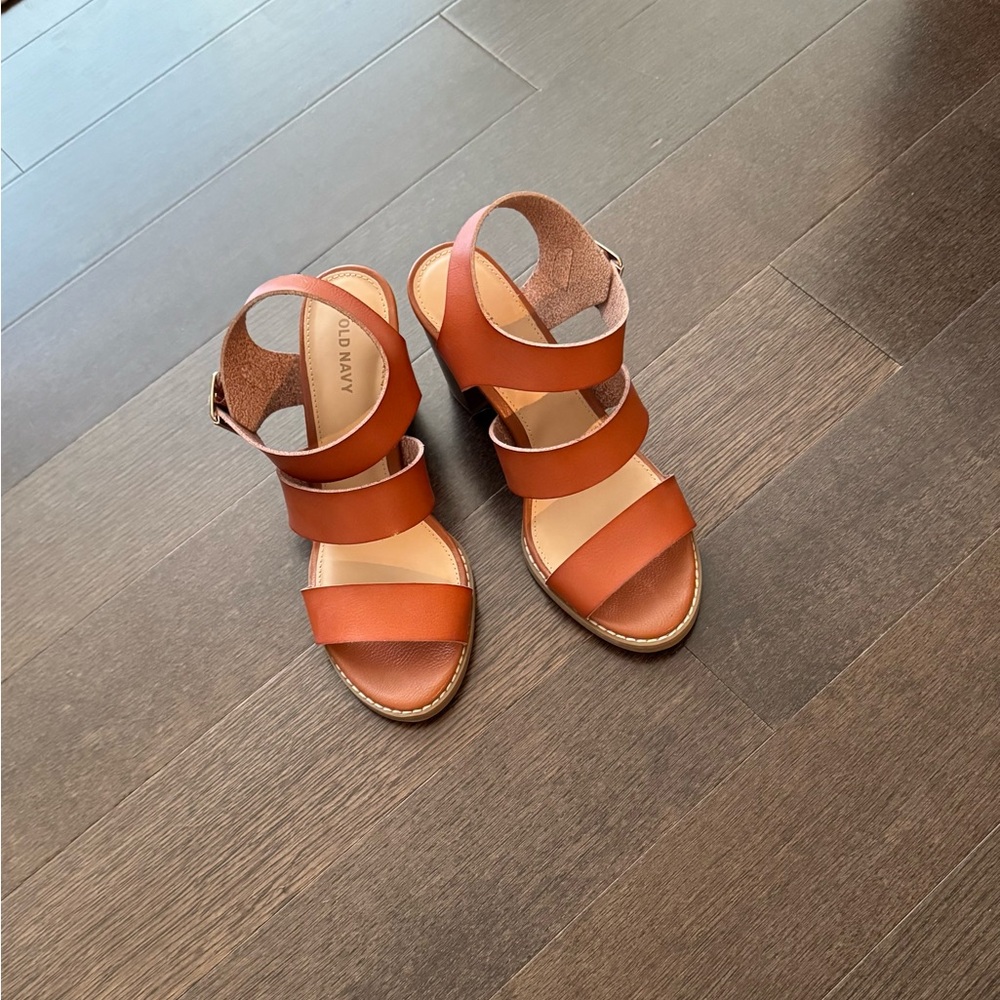 Women's Tan Strappy Sandals